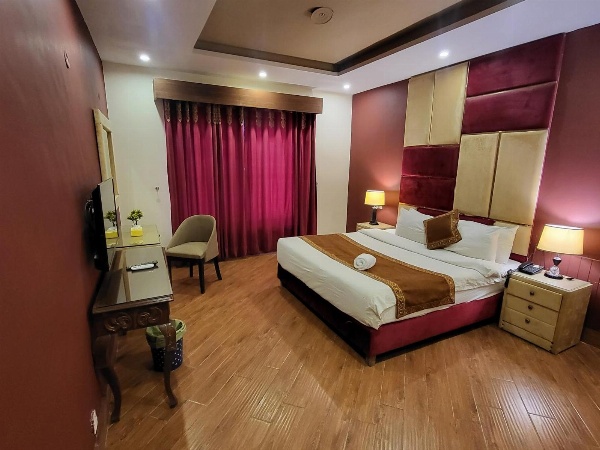 Grand Millennium Hotel image 1